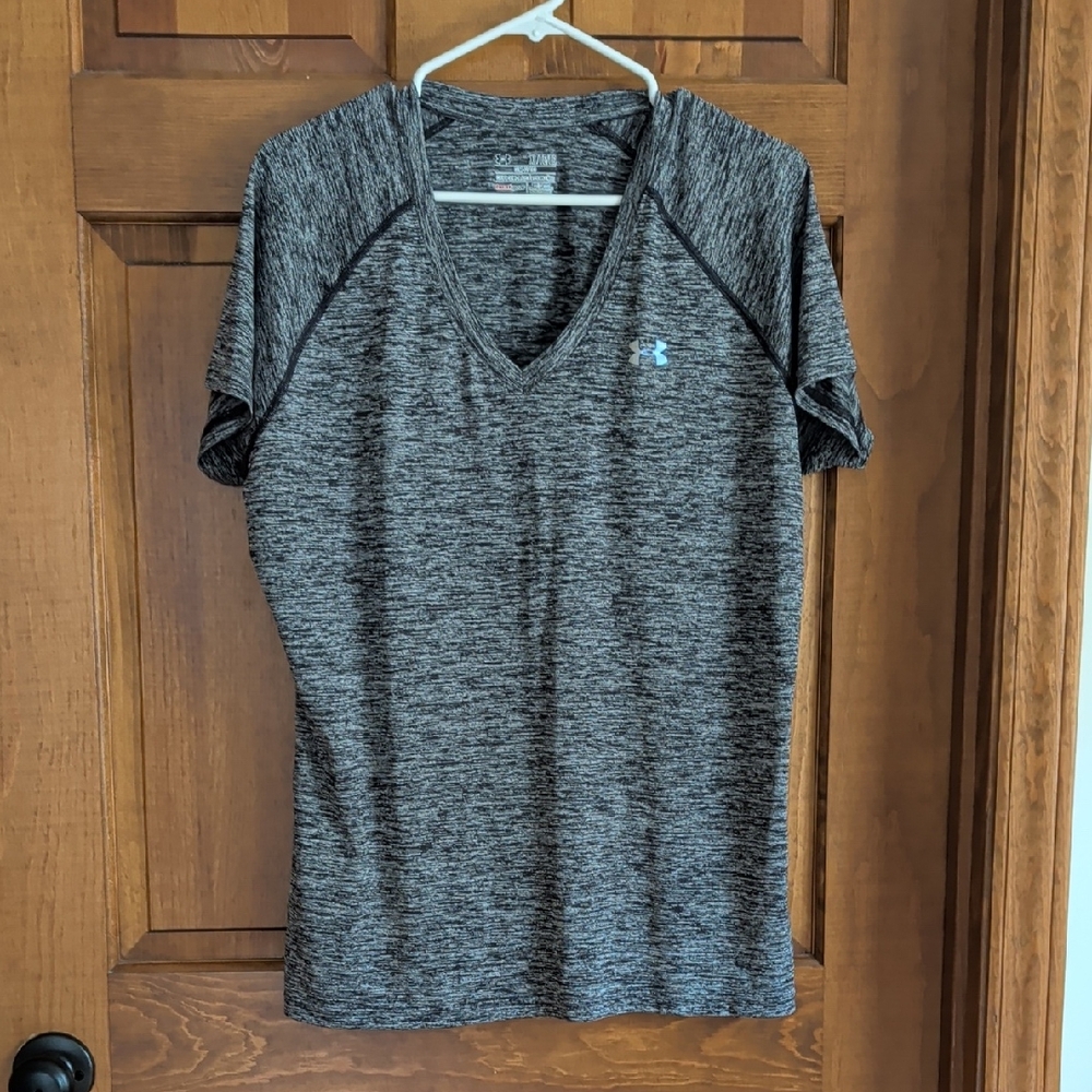 Under Armour Women’s Gray Heather V-Neck Performance Tee
